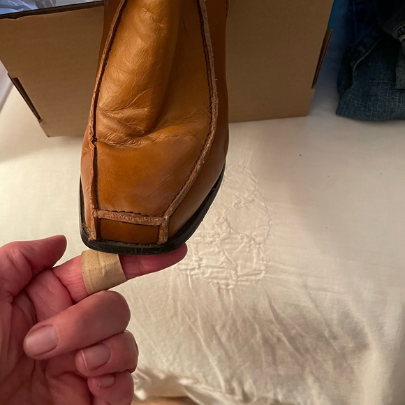 🧡 Two Lips Knee High Boots with 4 inch Heel - Picture 13 of 13